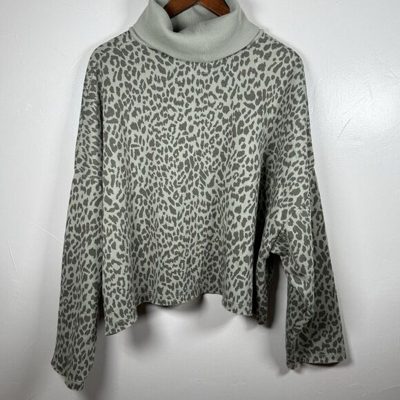 American Eagle Animal Print Fleece Pullover XL Sage Green Long Sleeves Cozy - Picture 9 of 15